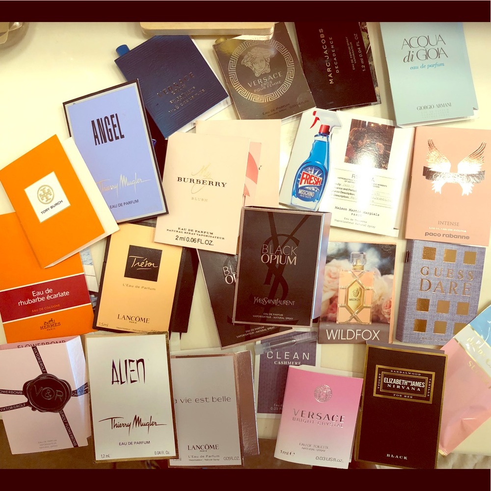 Perfumes sampler set